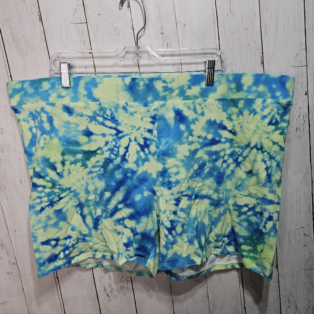 Torrid Women's Blue Green Tie Dye Cotton Stretch Biker Shorts 5" Inseam Size 5X.